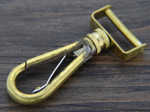 Karabinerhaken fr Sbelriemen bis 24 mm, Material: Messing