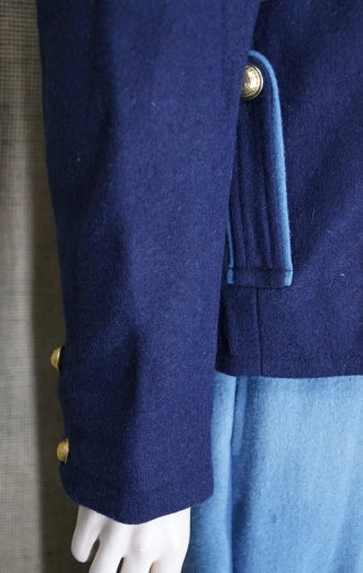 US NY Shell Jacket dunkelblau, Waffenfarbe hellblau paspeliert, Oberstoff: reine Wolle, Futter: 100% Baumwolle