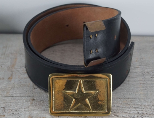 Koppel schwarz mit Texas Vollmessing Schlie�e, rechteckig, Material: Koppel Leder, Schlie�e+ Beltkeeper Messing