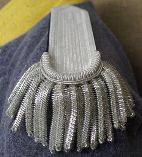 Epauletten silber mit gedrehten Fransen, Metallfaser