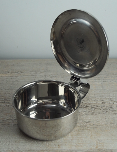 Gebiss Schale, spit box, Aschenbecher mit Deckel, Spuckschale, Ma�e: ca. 10,0 cm x 5,5 cm, Material: Edelstahl