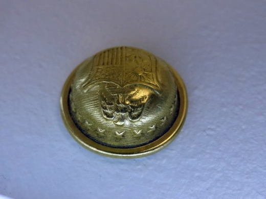 Knopf New York, domed, 100% Messing, Preis pro Stck