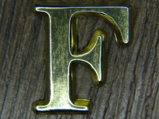 Kompaniebuchstabe F aus Messing