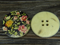 Holzknopf mit Blumenmuster, 4 Loch, ca. 3,0 cm
