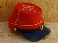 CS Kepi rot Lieutenant, auen 100% Wolle, Futter 100% Baumwolle, Schirm / Schweiband 100% Leder