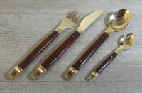 Bronzebesteck mit Holzgriff, 4 teilig, Material: Bronze mit Holzgriffen