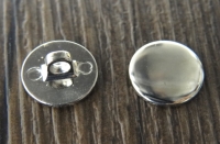 Knopf, silberfarben, flach, mit se, ca. 1,6 cm, Preis pro Stck