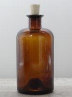 Rundflasche,  ca. 500 ml mit Korken braun