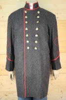 CS Frock Coat Lieutenant dunkelgrau/rot paspeliert, 2 reihig, 14 CSA Knpfe, 100% Wolle, Futter 100% Baumwolle