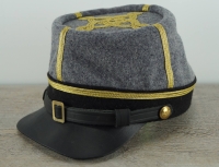 CS Kepi hellgrau, schwarzes Band, Major - Colonel, auen 100% Wolle, Futter 100% Baumwolle, Schirm / Schweiband 100% Leder