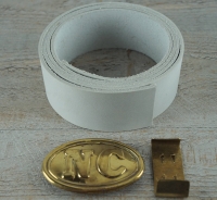 Koppel rohwei mit NC Schliee + Beltkeeper Material: Koppel Leder, Schliee Messing gestanzt bleigefllt, Beltkeeper: Messing