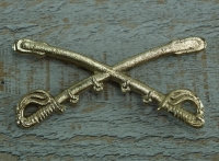 Kepiabzeichen gekreuzte Säbel M1872, massiv