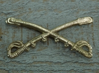 Kepiabzeichen gekreuzte Sbel M1872, Messing massiv