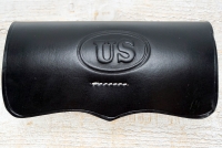 Karabinerpatronentasche schwarz mit Einsatz, US geprgt, Material: Leder + Holzeinsatz