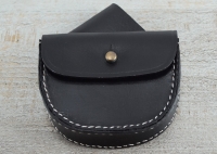 Zndhtchentasche schwarz, britisch, um 1856, Material: Leder