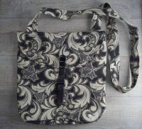 Haversack gemustert, Lederverschlu� mit Rollenschlie�e, Material: 100% Baumwolle, Lederriemen, Metallschlie�e