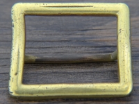 Schliee mit Steg ohne Dorn, Riemenbreite bis 3,2 cm, Material: Messing